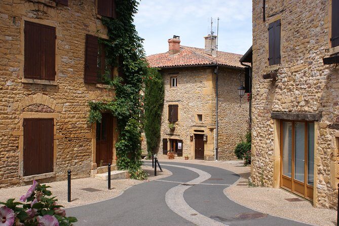 Beaujolais Wine Discovery - Half Day - Small group tour from Lyon - Oingt Village: artists, lanes, and a first taste of sparkling Beaujolais