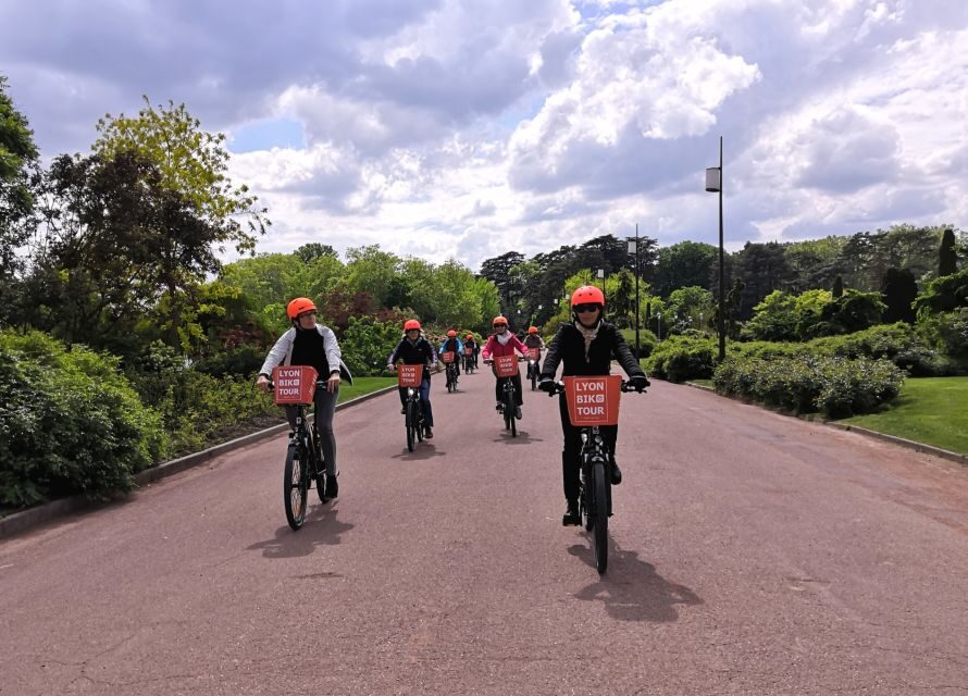Lyon: 2-Hour Electric Bike Tour with a Local Guide - Place des Terreaux and Fresque des Lyonnais: The Photo Stops with Context