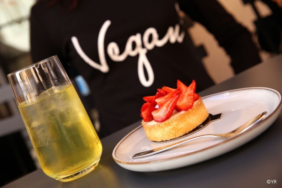 Lyon: Croix-Rousse District Vegan Food Tour with Tastings - Guides matter: what Lulu, Boris, and Ludivine add to the experience