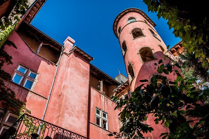 Lyon UNESCO: Private walking tour - The guides make it: flexible, story-driven, and practical
